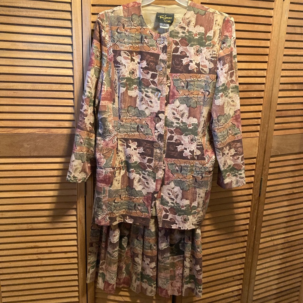 Vintage Toni Garment for C.C. Magic Floral Print Skirt Suit